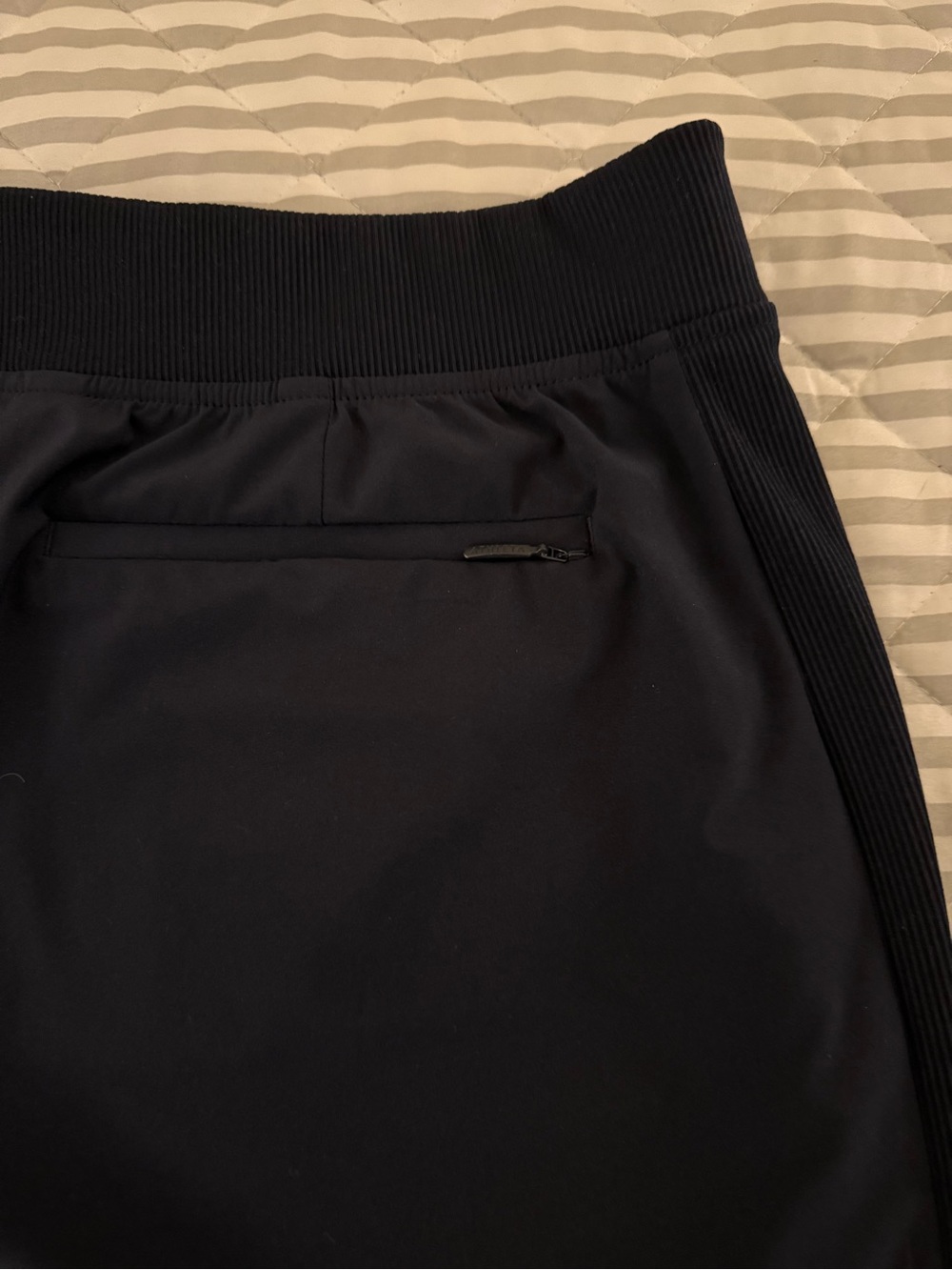 Athleta Brooklyn Ankle Pants Women's 12 Black Stretch Pockets EUC Side Panel - Picture 6 of 11
